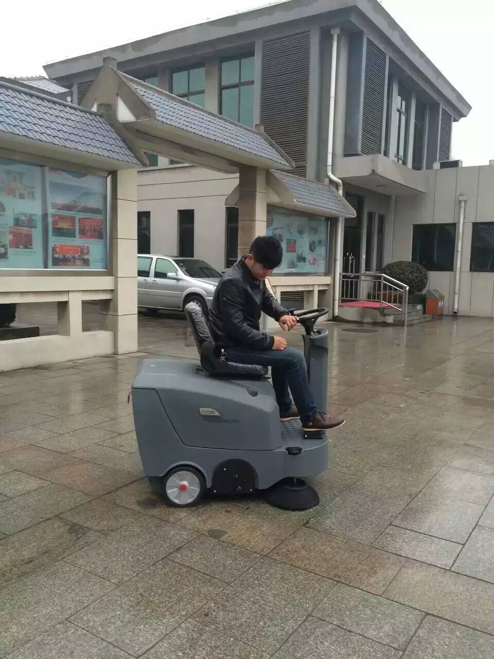 高美掃地機(jī)使用過程中會遇到這樣的問題該怎么辦？