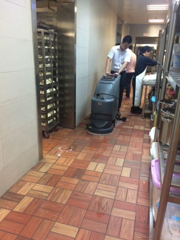 酒店使用手推式洗地機(jī)效果怎么樣？