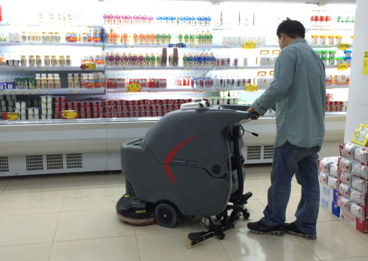 保潔公司使用洗地機(jī)好嗎？